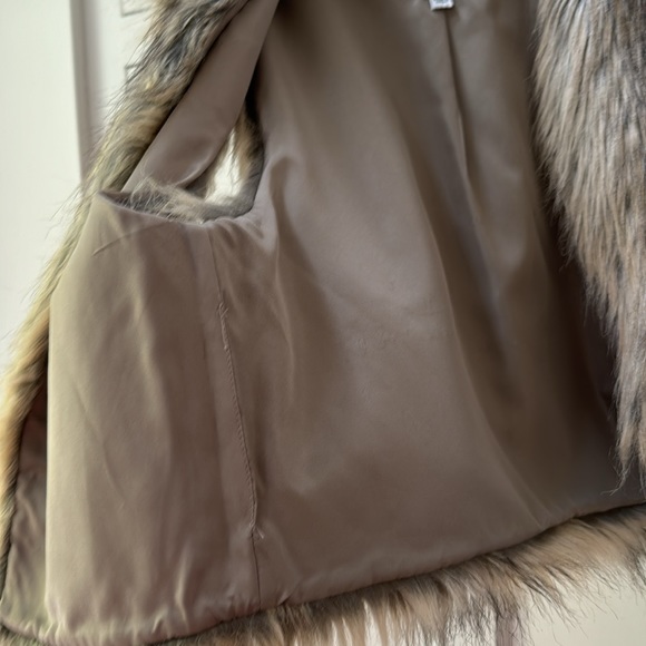 Jack by BB Dakota Tan Cropped Fur Vest Size small - Picture 6 of 9